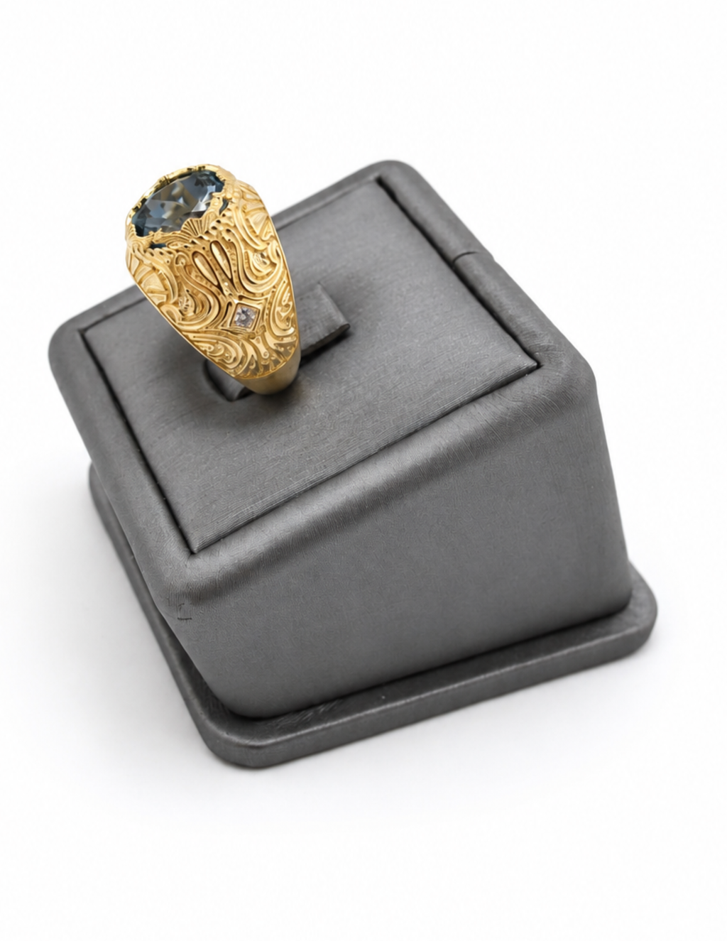 10K Oval Colored Stone Signet Rings Yellow Gold Ornate Engraved Men’s Statement Ring